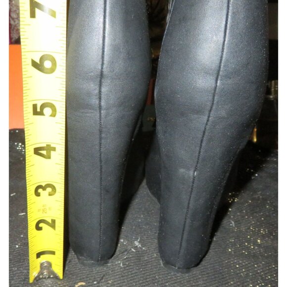 Chase & Chloe Perforated Black Vegan Leather Platform Wedges size 8 brand new - Picture 4 of 9